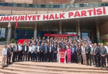 CHP’de Olağanüstü Kurultay İçin Toplanan İmzalar Genel Merkez’e Teslim Edildi