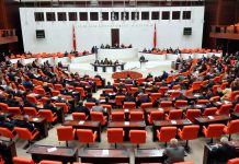 Çerçeve yasa Genel Kurul’da kabul edildi: YENİ Parti’de 54 vekil “hayır” dedi
